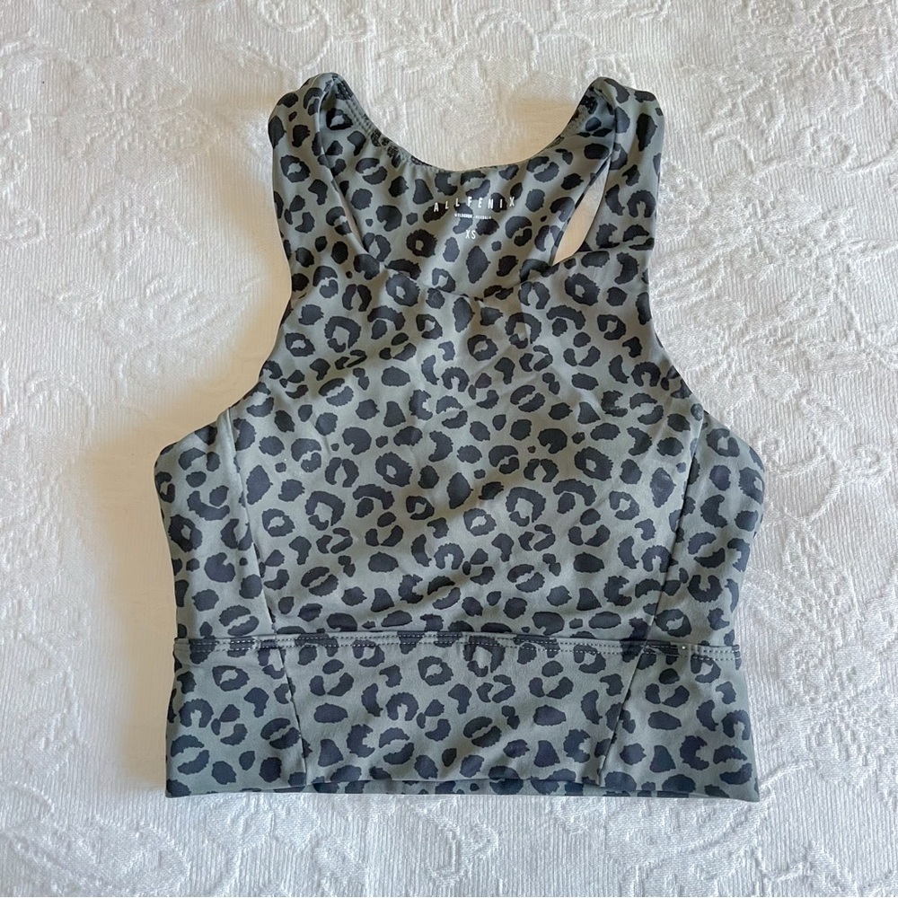 Allfenix Longline Sports Bra In Leopard Print Gray - Picture 2 of 5